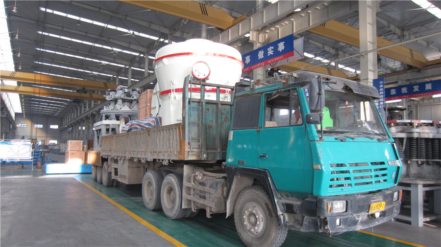 露天矿离民房的安全距离是多少  